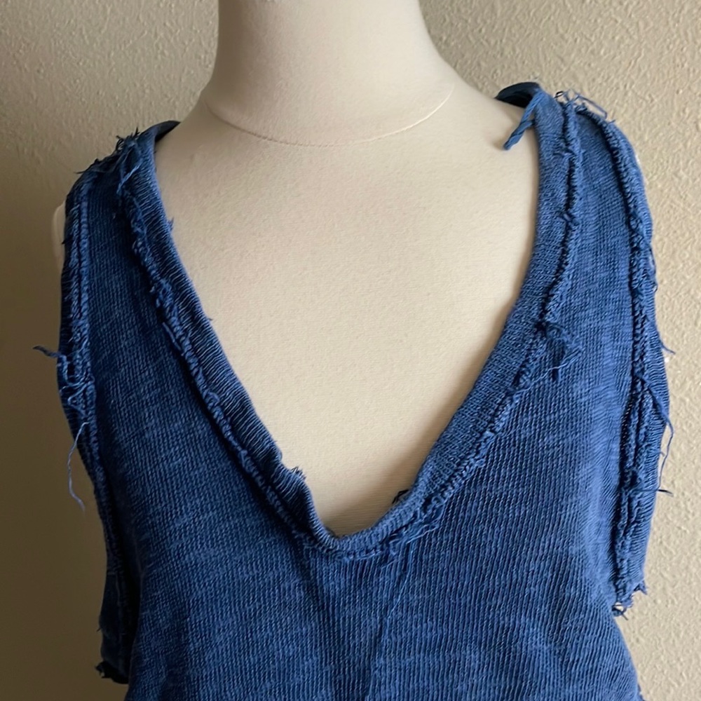We The Free Sz M frayed edges high-low hem tank top